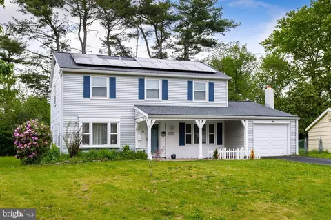 99 Somerset Dr, Willingboro, NJ 08046