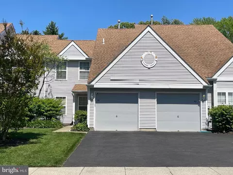 38 Magnolia Ct, Bordentown, NJ 08505