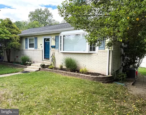 78 Walnut St, Mount Holly, NJ 08060