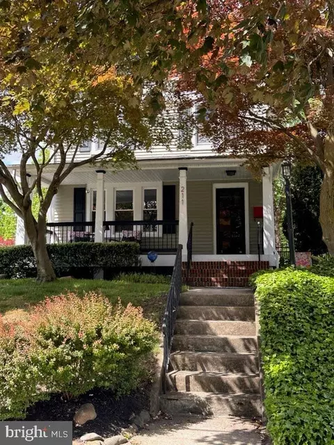 211 Edgewood Ave, Delanco, NJ 08075