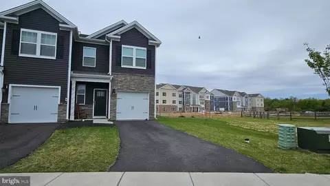 50 Peregrine Way, Burlington, NJ 08016