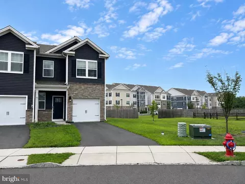 50 Peregrine Way, Burlington, NJ 08016