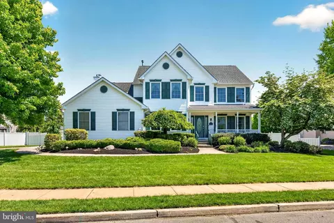 4 Westminster Dr, Lumberton, NJ 08048