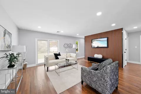 37 Blackwell Ln, Willingboro, NJ 08046