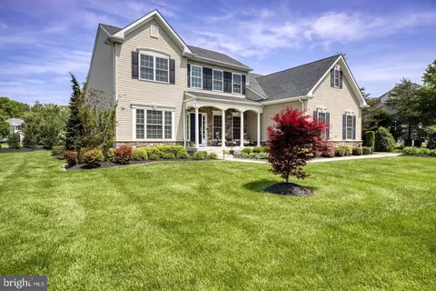 11 Taft Ct, Hainesport, NJ 08036