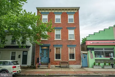 360 Farnsworth Ave, Bordentown, NJ 08505