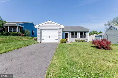 72 St Davids Pl, Southampton, NJ 08088