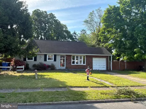 812 Colby Ave, Delran, NJ 08075