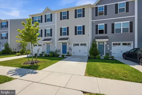 24 L Wendowski St, Beverly, NJ 08010