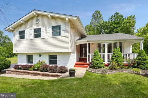 91 Wedgewood Dr, Cinnaminson, NJ 08077