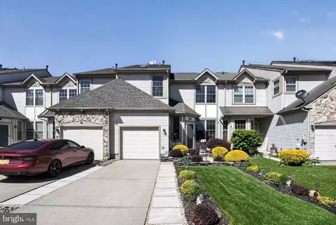 31 Shelburne St, Burlington, NJ 08016