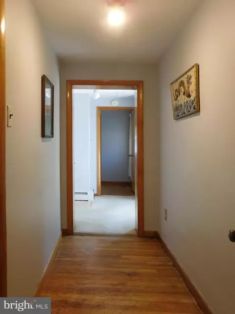 Entry Way - 910 Hubbs St, Delran, NJ 08075 photo 1 of 2
