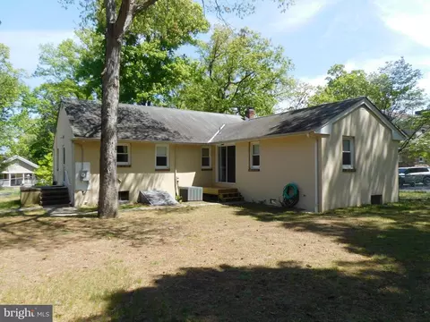 Exterior - 910 Hubbs St, Delran, NJ 08075 photo 8 of 10