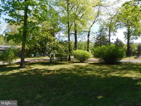 Exterior - 910 Hubbs St, Delran, NJ 08075 photo 6 of 10
