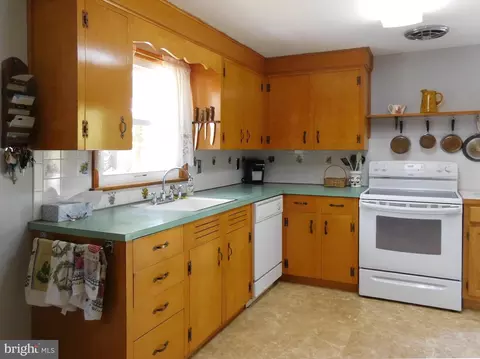 Kitchen - 910 Hubbs St, Delran, NJ 08075 photo 1 of 1