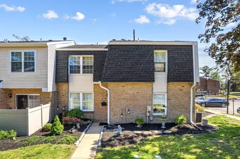 2198 Harbour Dr, Palmyra, NJ 08065
