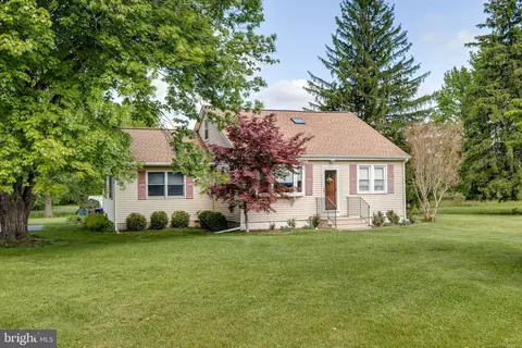 34 Fenton Ln, Chesterfield, NJ 08515