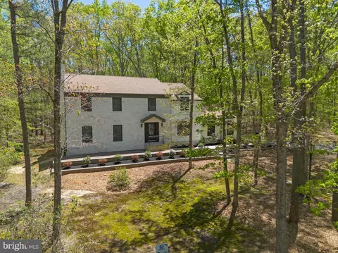 1 Dickson Dr, Medford, NJ 08055