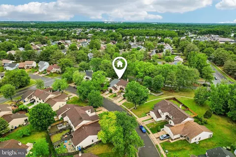View/Area - 5 E Oleander Dr, Mount Laurel, NJ 08054 photo 2 of 6