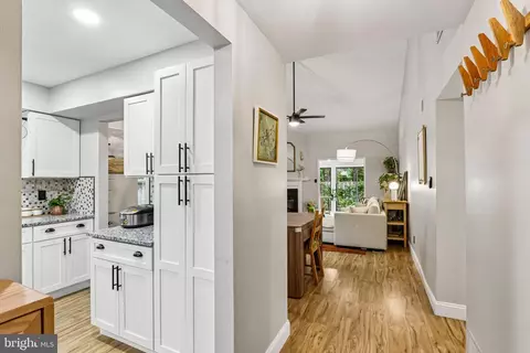 Entry Way - 5 E Oleander Dr, Mount Laurel, NJ 08054 photo 1 of 6