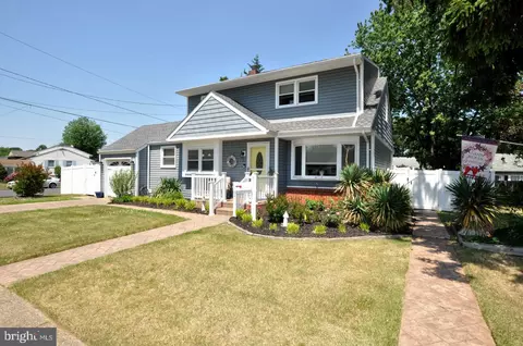 407 Oak St, Riverside, NJ 08075