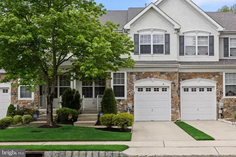 99 Weaver Dr, Marlton, NJ 08053