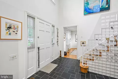 Entry Way - 12 Circle Dr, Moorestown, NJ 08057 photo 2 of 8