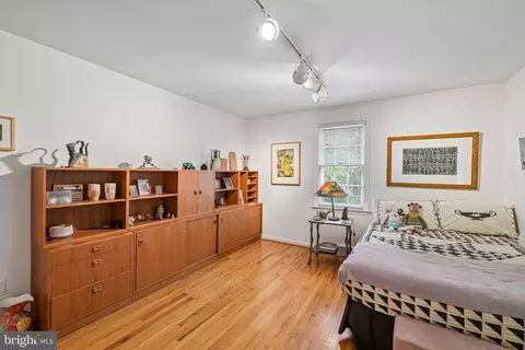 Bedroom - 12 Circle Dr, Moorestown, NJ 08057 photo 7 of 8