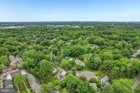 View/Area - 12 Circle Dr, Moorestown, NJ 08057 photo 2 of 6