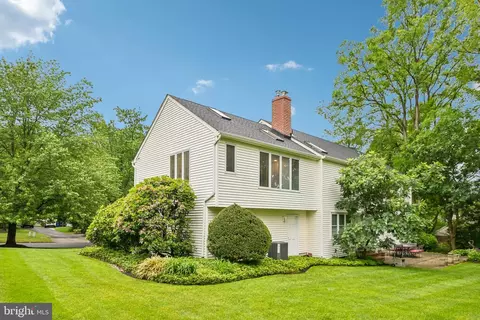 Exterior - 12 Circle Dr, Moorestown, NJ 08057 photo 9 of 12
