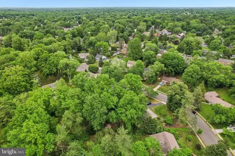 View/Area - 12 Circle Dr, Moorestown, NJ 08057 photo 5 of 6