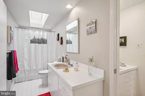 Bath - 12 Circle Dr, Moorestown, NJ 08057 photo 1 of 2