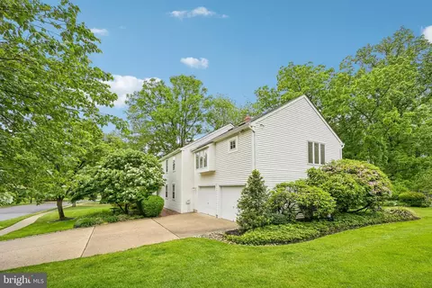 Exterior - 12 Circle Dr, Moorestown, NJ 08057 photo 2 of 12
