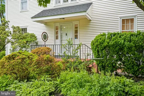 Exterior - 12 Circle Dr, Moorestown, NJ 08057 photo 5 of 12