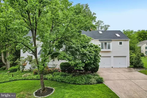 Exterior - 12 Circle Dr, Moorestown, NJ 08057 photo 6 of 12