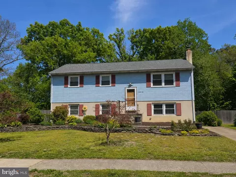 31 W Shore Dr, Southampton, NJ 08088