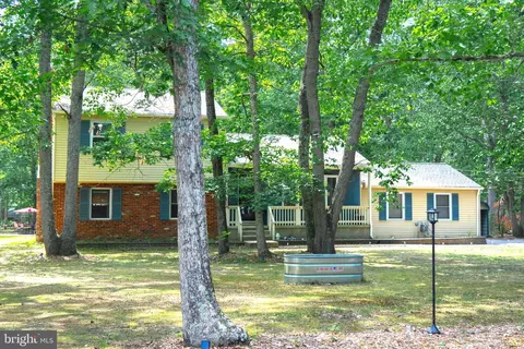 28 Elmwood Dr, Tabernacle, NJ 08088