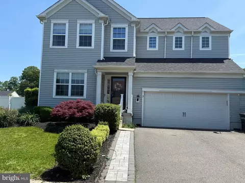 3 Tetkoski Ct, Florence, NJ 08518