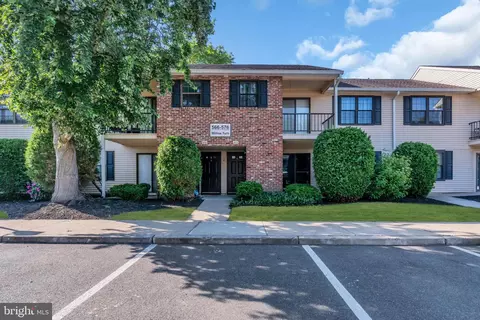 572 Willow Turn Turn # B, Mount Laurel, NJ 08054