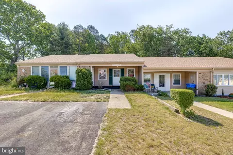 10 Gramercy Pl, Southampton, NJ 08088
