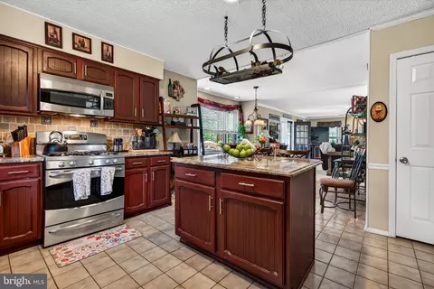 Kitchen - 123 Union Mill Ter, Mount Laurel, NJ 08054 photo 1 of 4