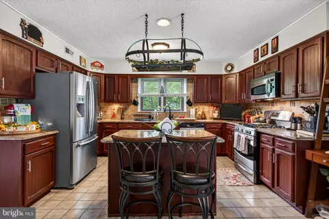 Kitchen - 123 Union Mill Ter, Mount Laurel, NJ 08054 photo 4 of 4