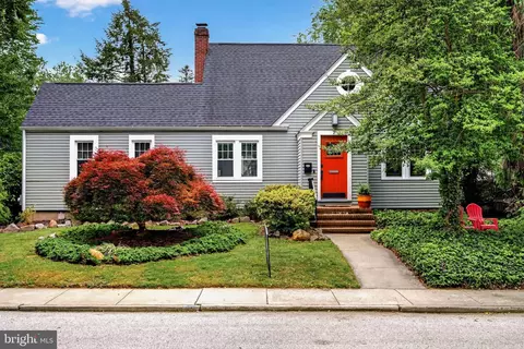 7 W Cooper Ave, Moorestown, NJ 08057