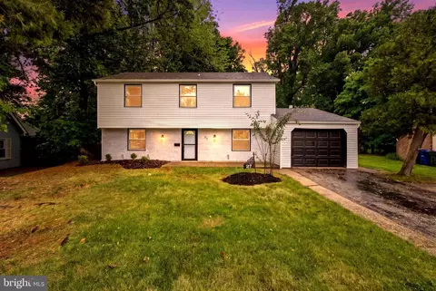 27 Parkside Cir, Willingboro, NJ 08046