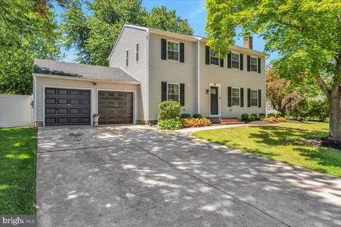 28 Heather Dr, Marlton, NJ 08053