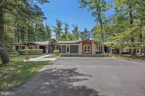 1 Braddocks Mill Ct, Medford, NJ 08055