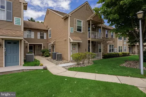 1563 A Thornwood Dr, Mount Laurel, NJ 08054