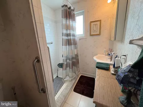 Bath - 15 S Forklanding Rd, Maple Shade, NJ 08052 photo 1 of 2