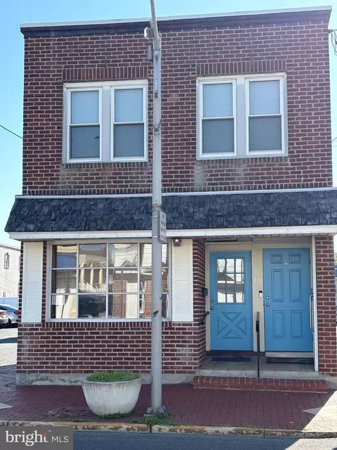 15 S Forklanding Rd, Maple Shade, NJ 08052