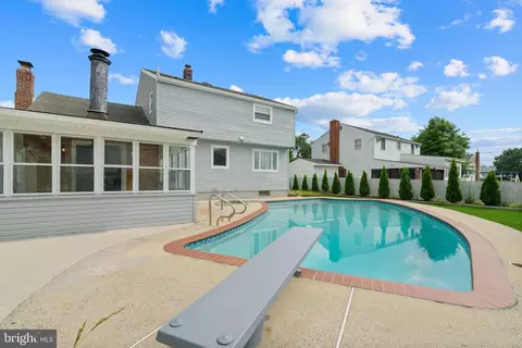 Exterior - 401 Jefferson Ave, Beverly, NJ 08010 photo 8 of 9